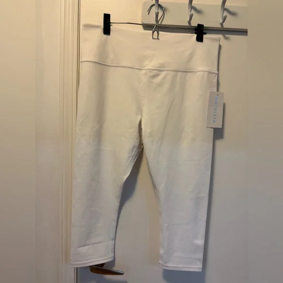 NWT Athleta High-Rise Elation White Capri Leggings, Size XL - Picture 6 of 11
